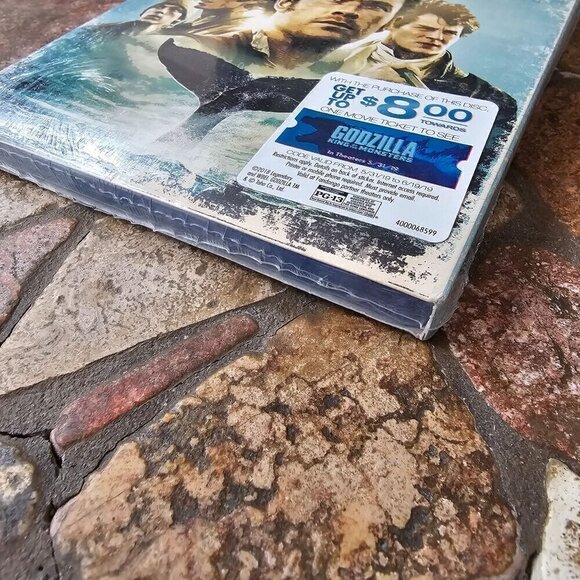 In The Heart Of The Sea Blu-ray Chris Hemsworth PG-13 2015 122 Mins - Picture 7 of 7